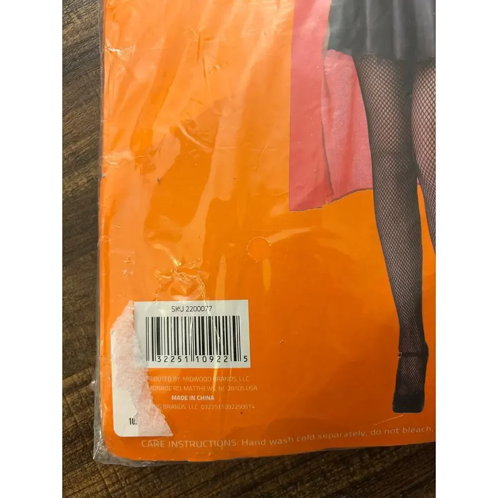 HALLOWEEN Unisex Red Velvet Vampire Cape / Size: 42”